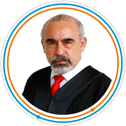 Dr. Rafael Santa Ana Solano